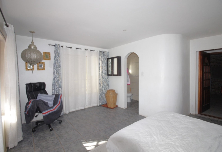 7 Bedroom Property for Sale in Noorsekloof Eastern Cape